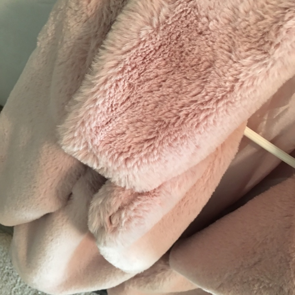 Pink fur jacket - Picture 3 of 4